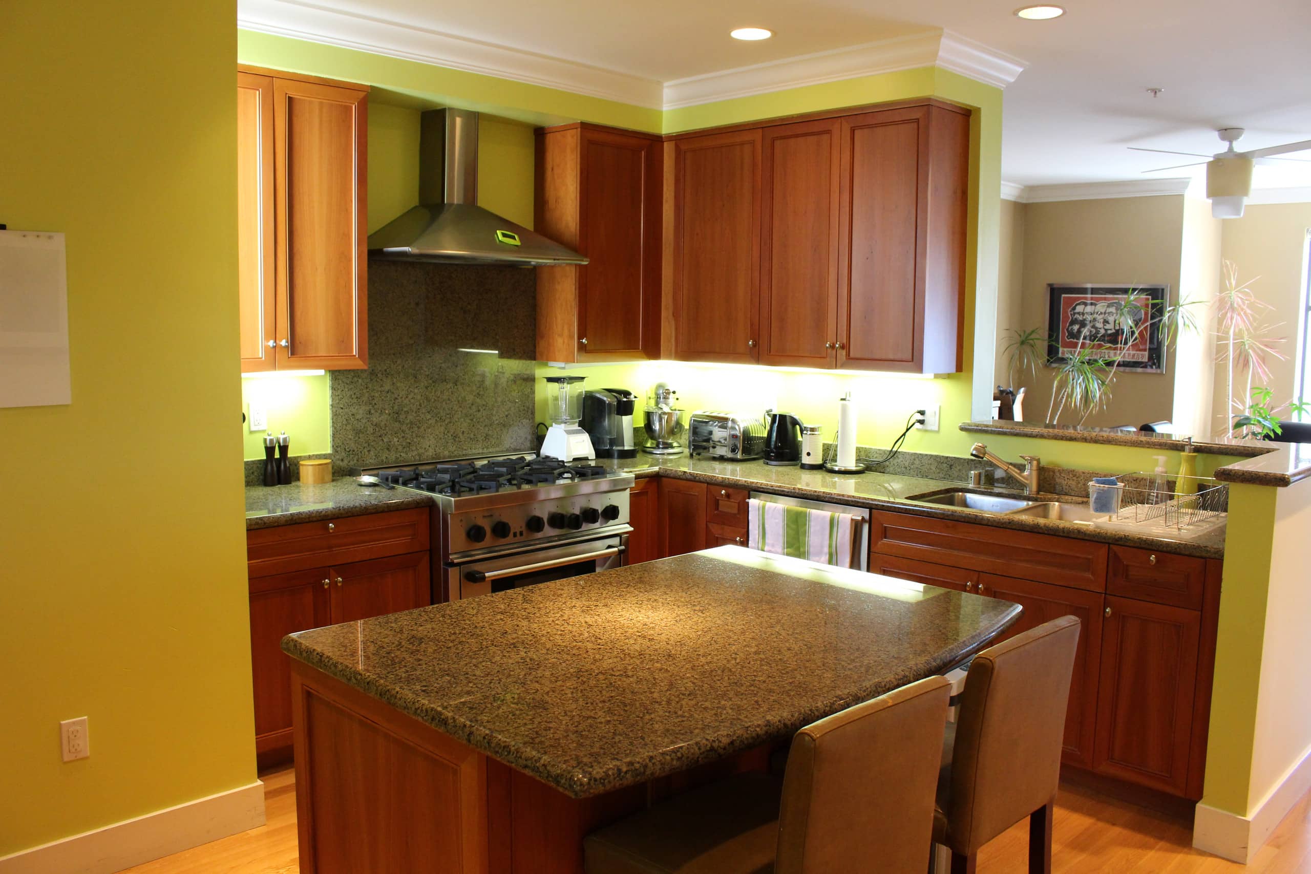 Condo in San Francisco · ★4.95 · 3 bedrooms · 4 beds · 2 baths - Image 15