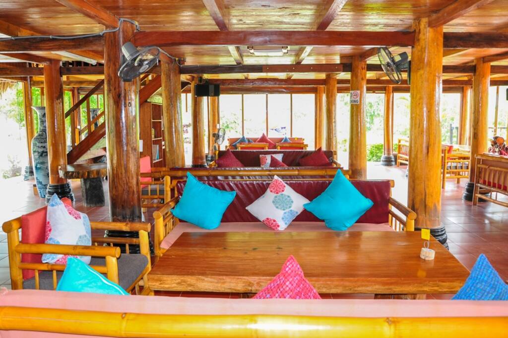 Lounge and Bar