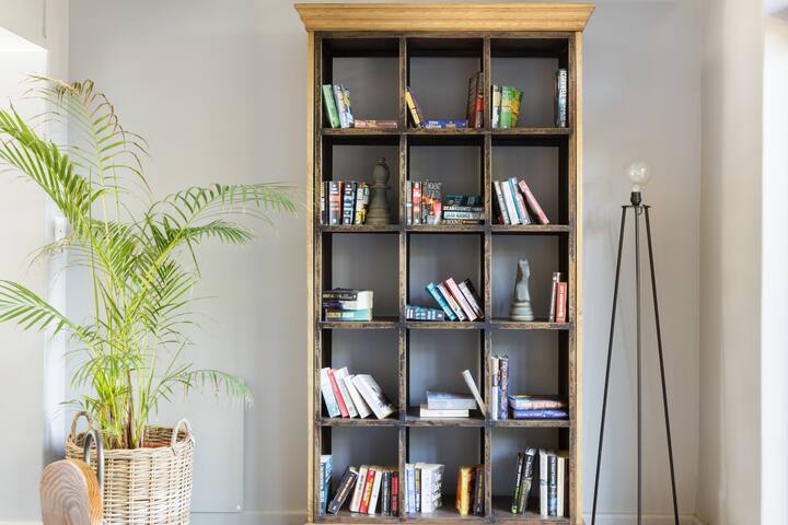 Stylish Hideaway with Great Privacy, Large Garden, and Pool gallery image 5