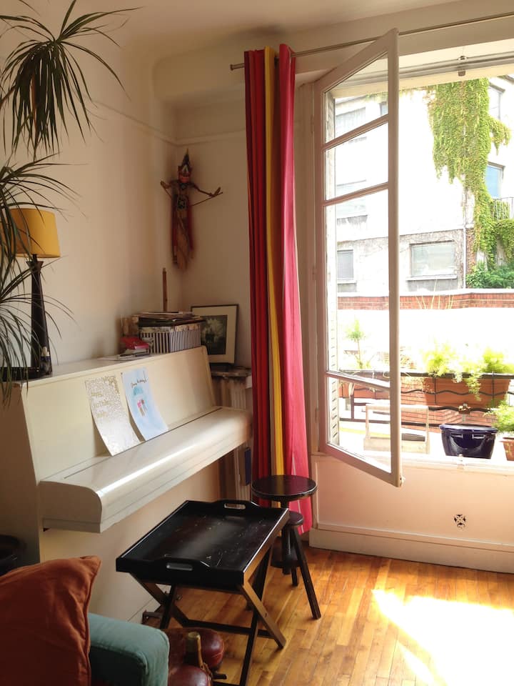 Paris Butte Bergeyre Chez Rosy (No. 7511902694776) - Paris