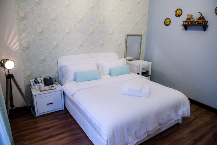 Summer Time - Romantic Champs Double Room