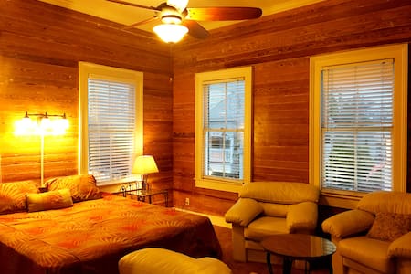 Duval Balcony - Street Suite