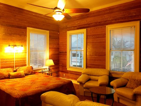 Duval Balcony - Street Suite