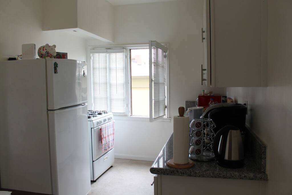 Kitchen, all appliances, Coffee Machine etc.
