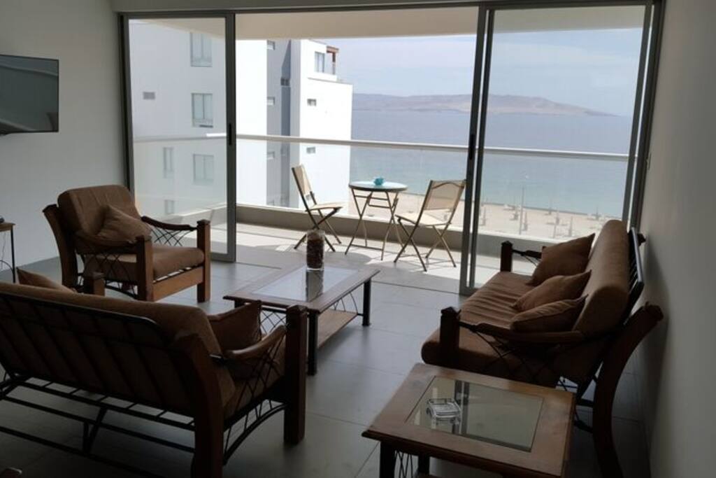 Hermosa sala frente al mar