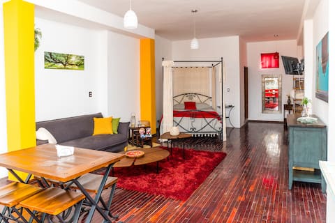 Top performing Airbnb: Beautiful Loft "Vive", in downtown San Luis in Barrio De San Sebastián