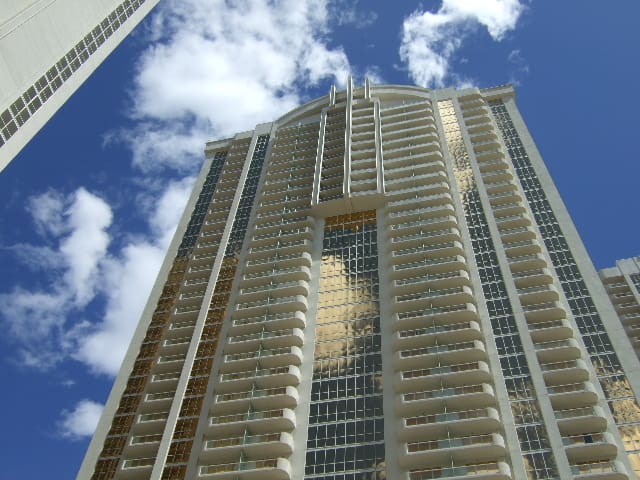 MGM Signature 2 BR Sleeps 8 – No Cleaning Fee gallery image 3