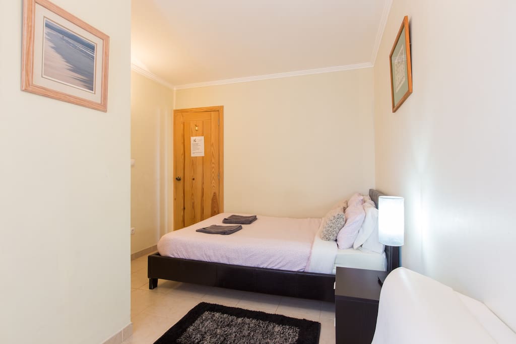 Ensuite double room in our more private groundfloor of the Lodge by 2 other rooms ,the patio and kitchen
