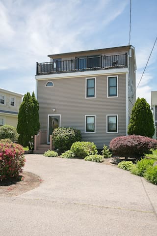 Scarborough Beach, Narragansett RI gallery image 2