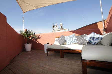 Plaza Mayor Attic. OZONE Cleaning. Lift.A/C.WiFi.