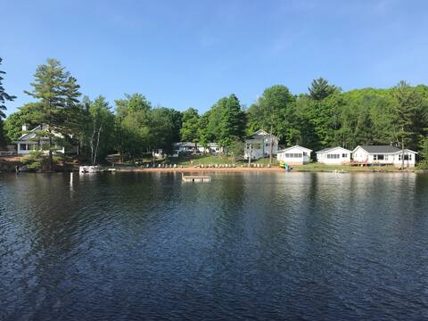 Beautiful, Newer Cabin, sleeps 10, Lake, Beach