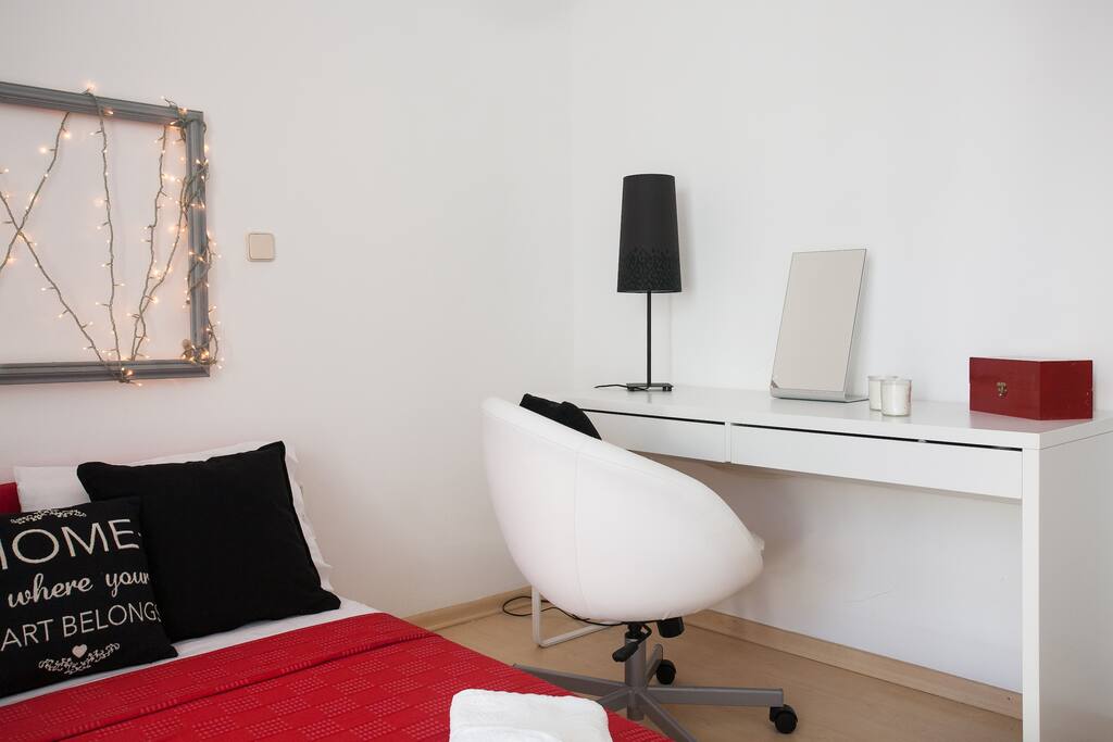 The desk includes stationary and you can work on your laptop with easy, using the 24mb Wifi throught.