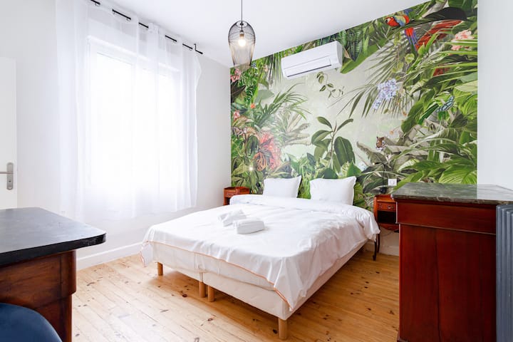 חדר ג'ונגל, צד גינה 