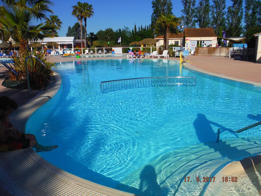 3 piscines