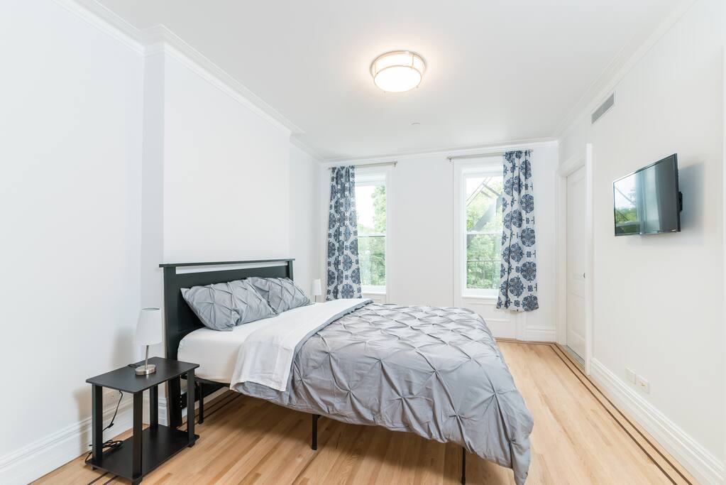 Flat screen TV in each Bedroom. Netflix and high speed wifi throughout the apartment.