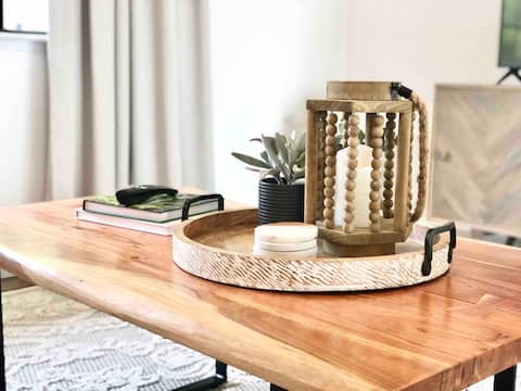 Top performing Airbnb: Serene Retreat - Hot tub/game room/views/EV in Fresno