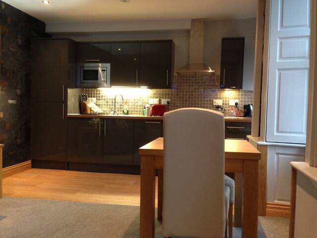 Royal Mile by Castle in Old Town gallery image 4