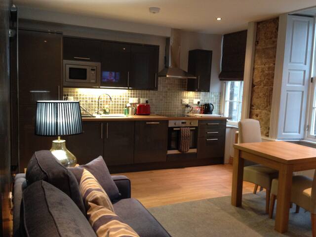 Royal Mile by Castle in Old Town gallery image 2