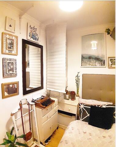 Downtown Central & Modern - Bedroom 7