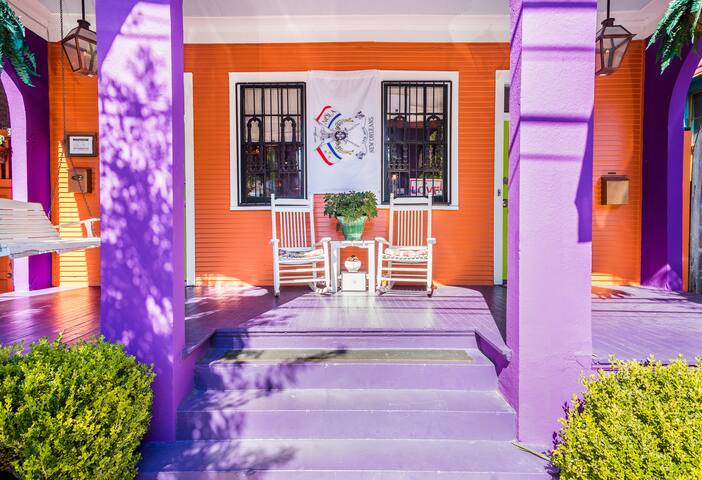 Step out to French Quarter & jazzy Frenchmen St!