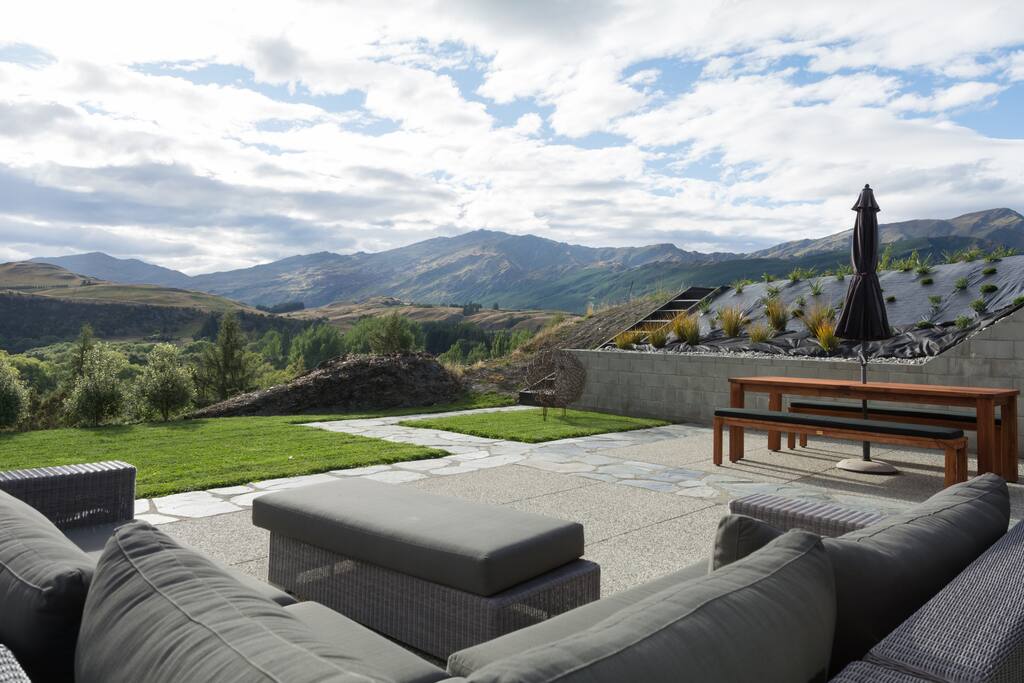 Outdoor entertaining area