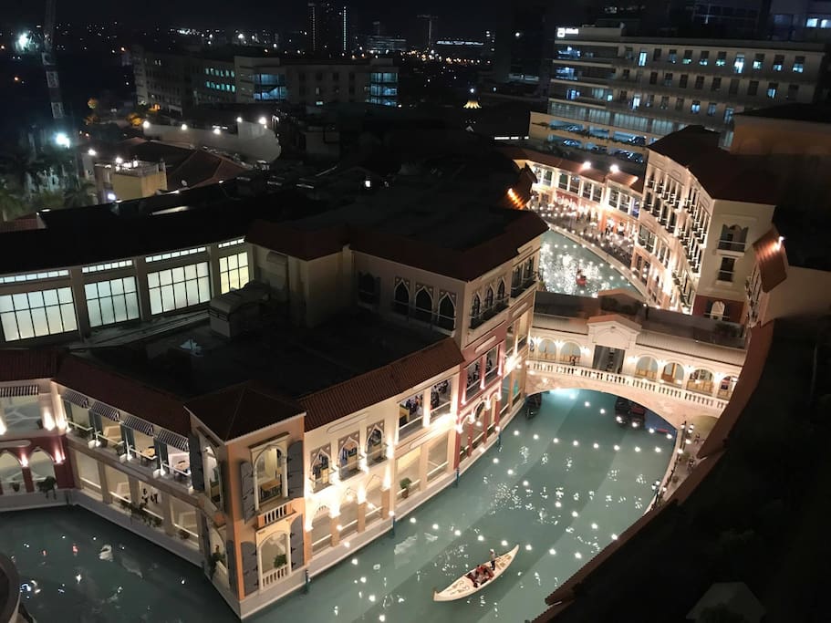 View from the balcony on Venice Mall.