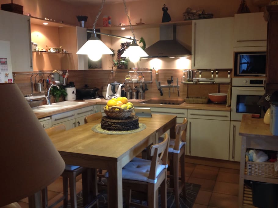 Cuisine équipée.
