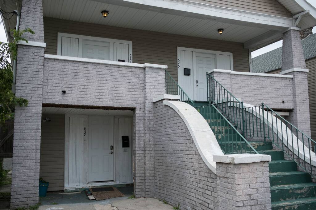 This apartment is the whole first floor.