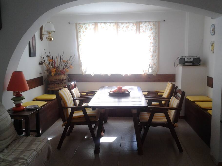 Luogo accogliente per colazione, pranzo e cena