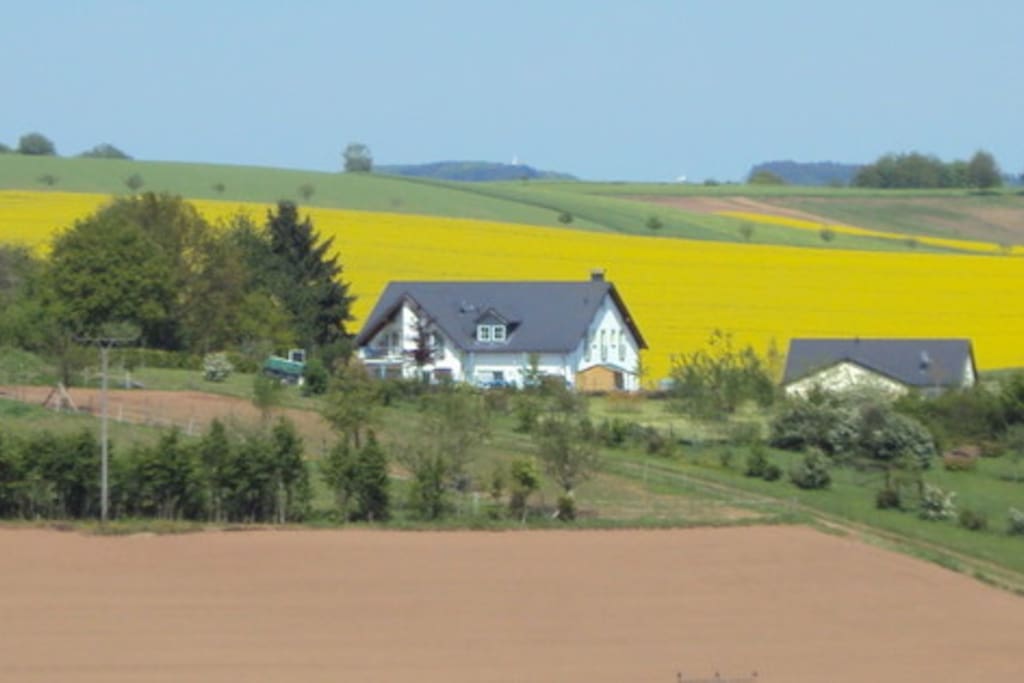 das Haus liegt in ruhiger Umgebung