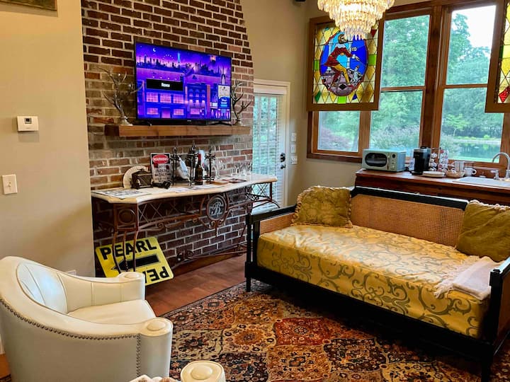 Lockwood Mansion Carriage House  / Vampire Diaries - Covington, GA