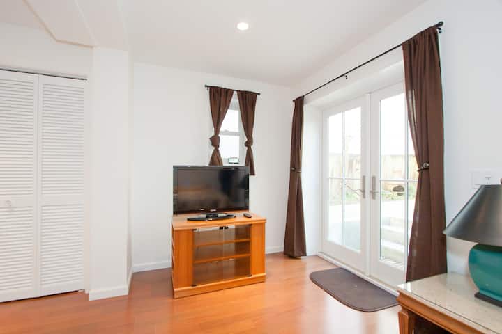 TV innehåller en mängd olika kanaler som erbjuds av Comcast.