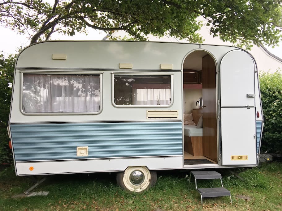 Faites un retour dans le passé et déconnectez-vous du monde dans cette caravane datant des années 70