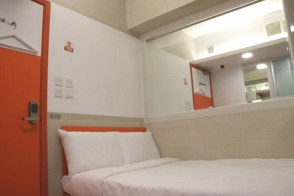 Room 1 - 1 X Double - Ensuite No Window