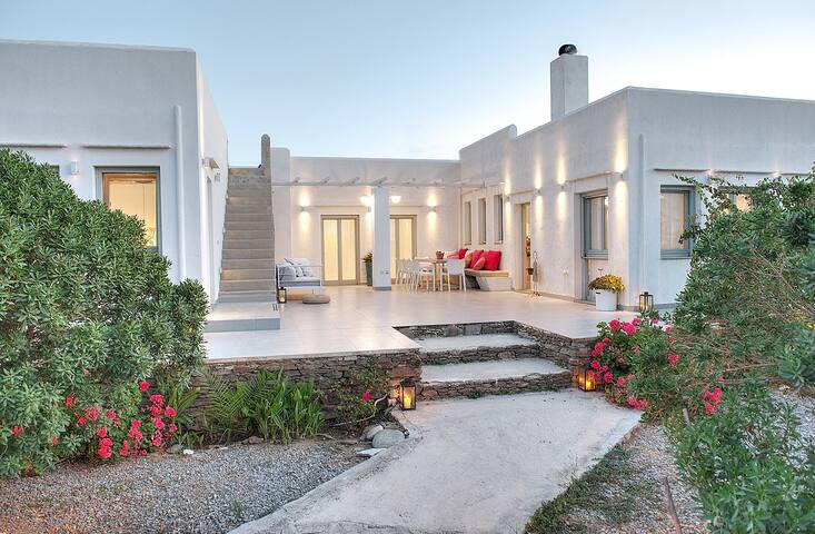 Sifnosvilla – A doorway to pleasure gallery image 4