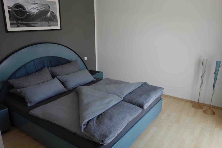 卧室1.直达露台