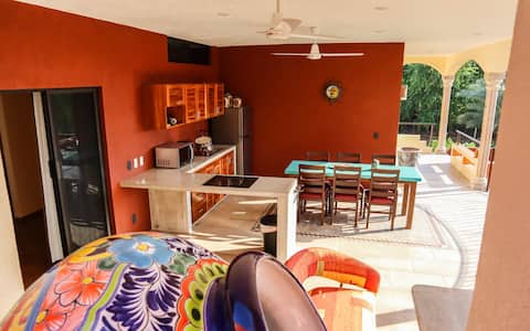 Popular Airbnb listing: WATERFRONT COMPLETE FLOOR APARTMENT 112M2 in Barra De Navidad
