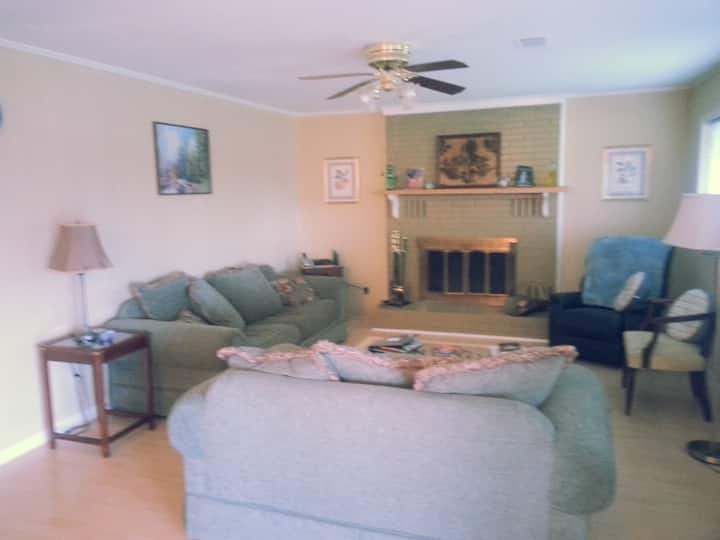 Vacation Rental House At Lake Lbj - Horseshoe Bay, TX