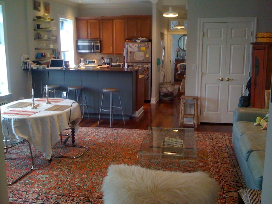 living/dining room opposite view