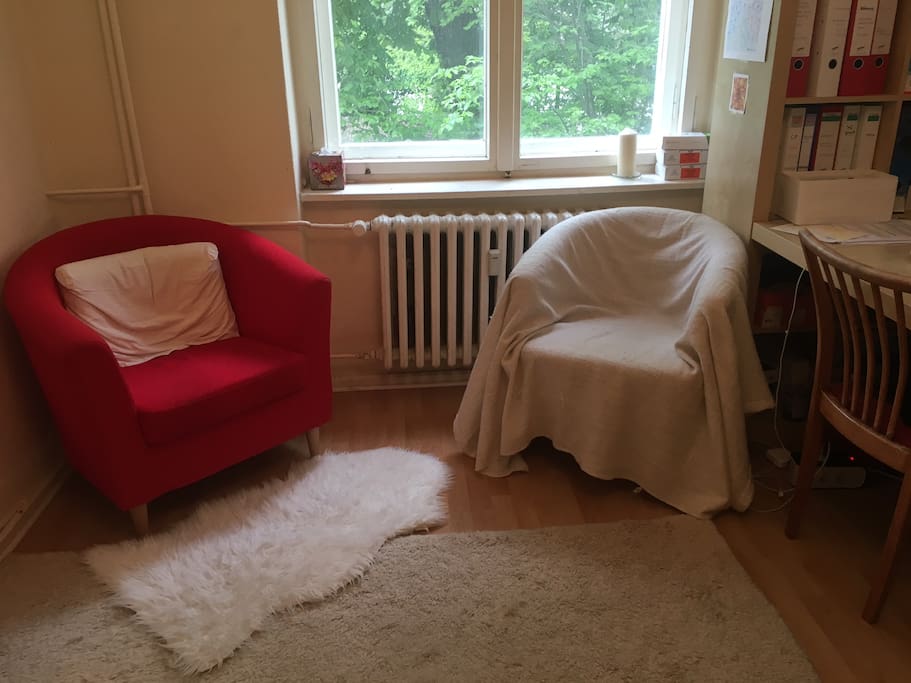 A new red chair in the living room :)