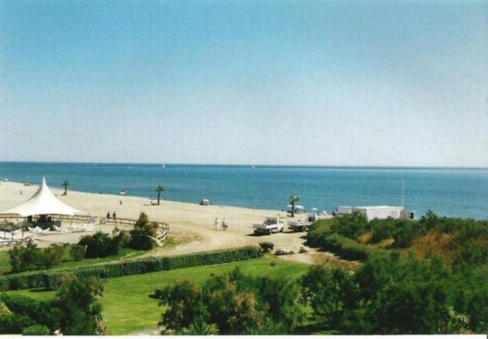 Très Belle Vue et Plage de puis la Terrasse et le Canapé du Séjour