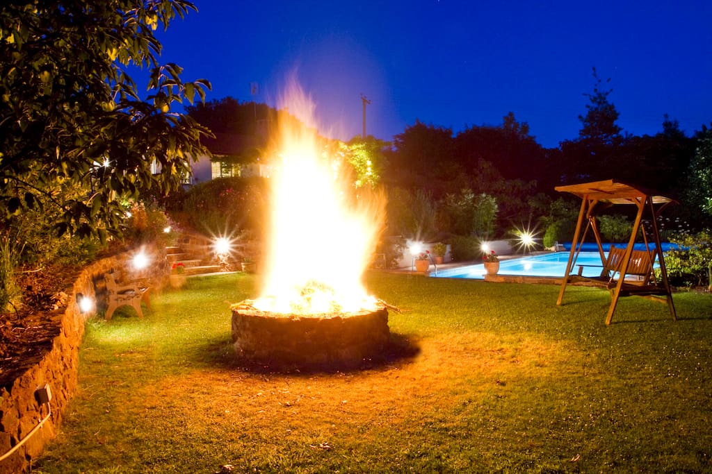 Outside, large, very convivial, fire pit
