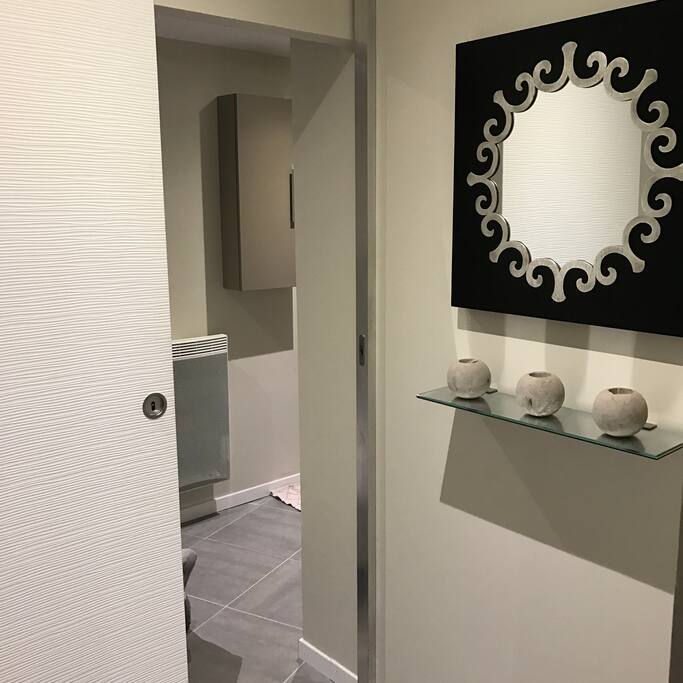 Entrée spacieuse.