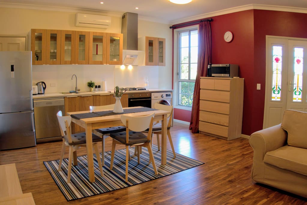 Open plan living, fully equipped kitchen