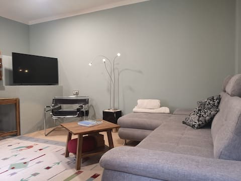 Top performing Airbnb: Loft apartment 85 sqm, quiet and central, near main station in Nürnberg
