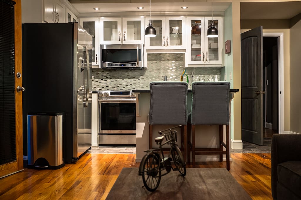 Luxury Mountain Retreat Houses for Rent in Newland, North Carolina