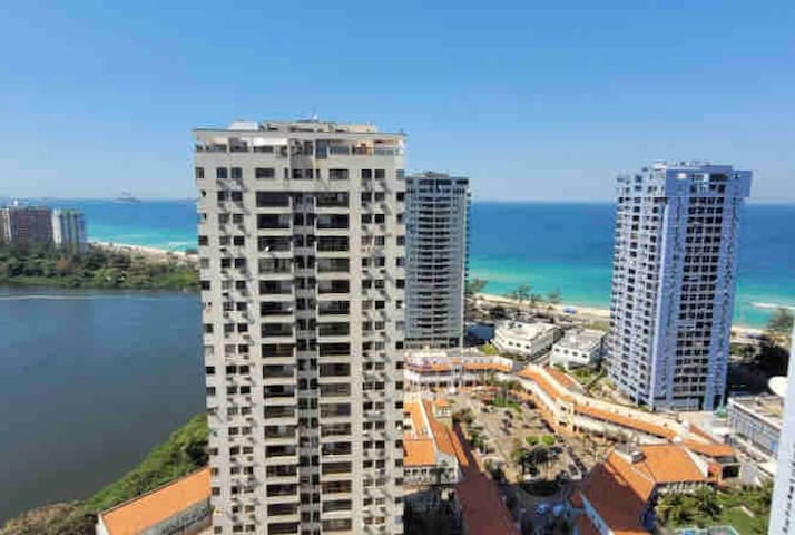 Apartamento na Barra em frente a Praia