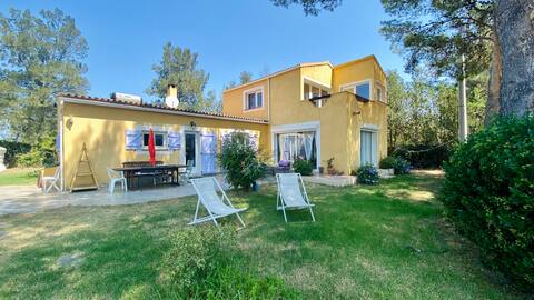 Family country house, exceptional setting