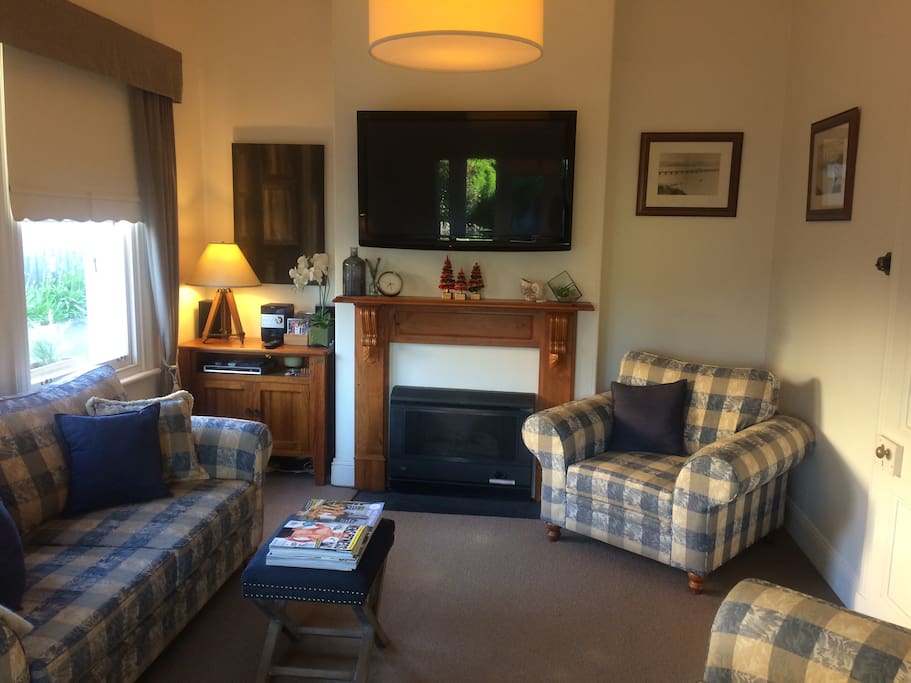 Lounge room