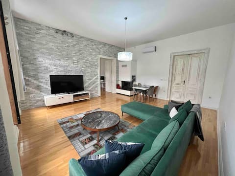 Historic Apartment in center